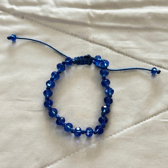 2/$15 Blue adjustable cord bracelet w/faceted blue crystal beads - Picture 2 of 12